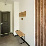 Park Apartment *
