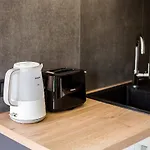 Park Apartment *