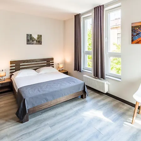 Park Apartment